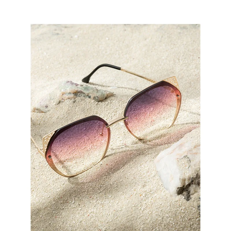 INMAN Elegant Beautiful Hole Out Frame Design Color Gradual Change Women Sunglasses