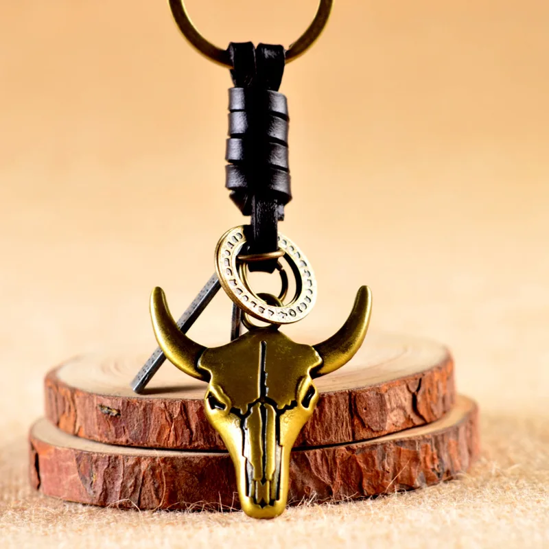 

JEWELRYGIFT Yak Cow Bone Leather Chain Keychain Cattle Bone 3D Carving Tribal Charms Bull Skull Head Key Chain Key Holder