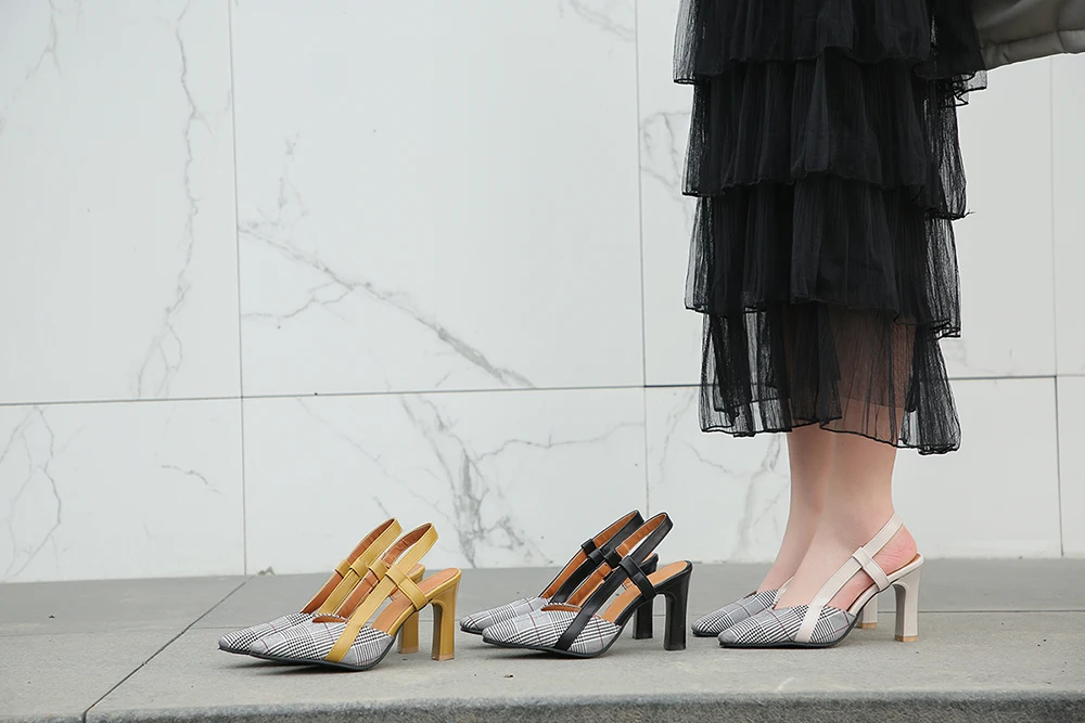 Большие размеры 32-46; модные женские туфли-лодочки; черные и бежевые сандалии; новые летние туфли с острым носком без застежки на высоком каблуке в клетку; zapatos mujer