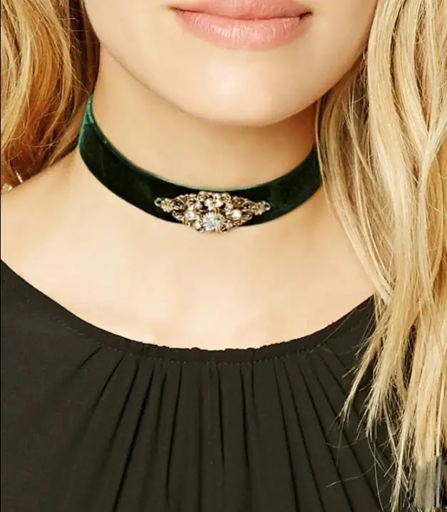 

530Generous Retro Hollow Rhinestone Necklaces Women Statement Collar Necklace Mujeres Choker Necklaces Bijoux Jewelry Gift N5140