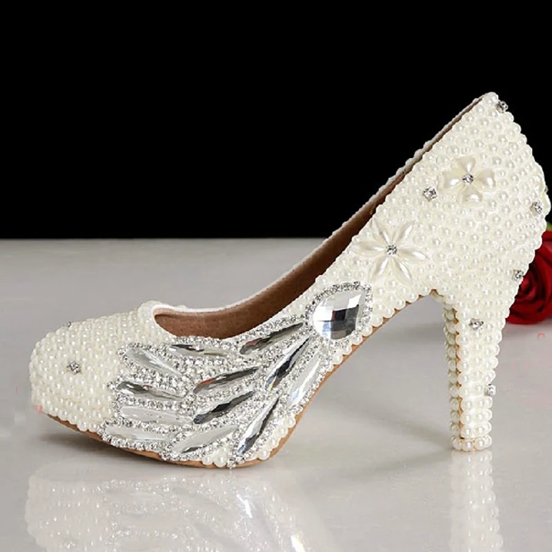 Zahra's blog: Gold wedding shoes is very