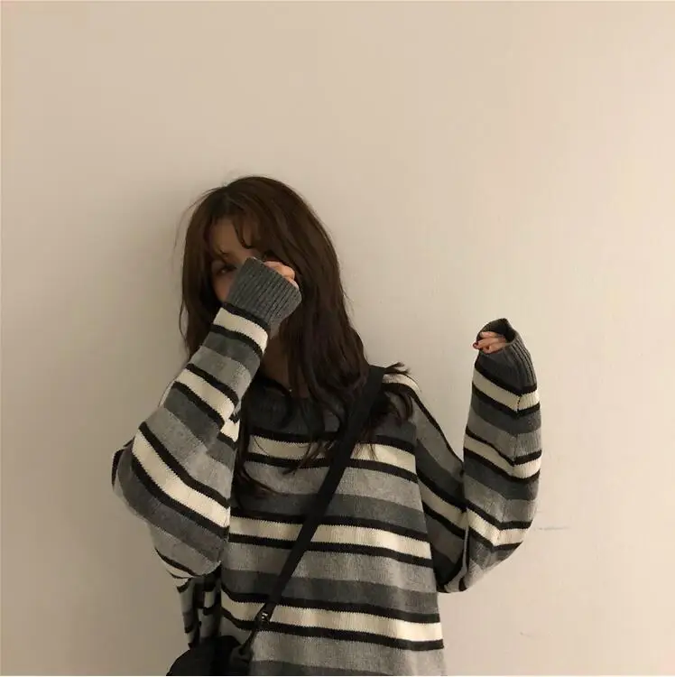 

Autumn new striped stitching round neck long sleeve sweater