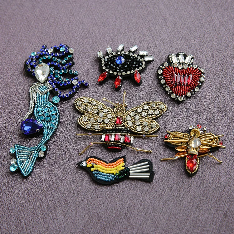 

5PCS/LOT Bee Red Heart Applique Applications for Clothes Beaded Applique Bird Patch Bee Beads Patch Clothing Applications