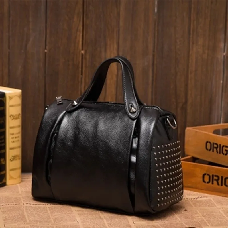 

Genuine leather lady bag, European and American wind rivet, cowhide pillow bag, single shoulder handbag, inclined lady bag