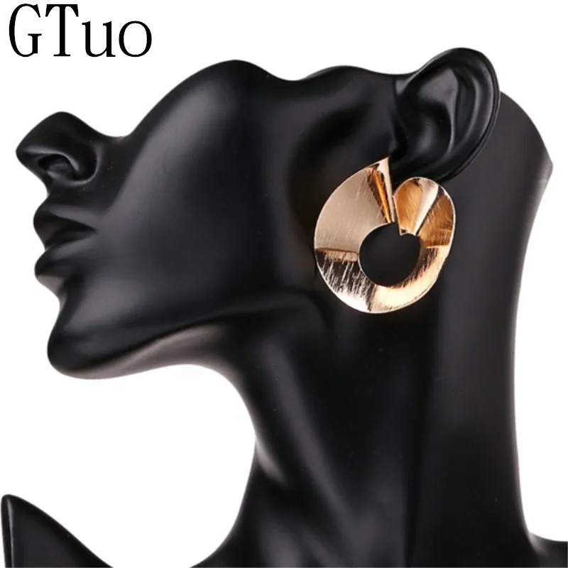 

New Big Geometric Irregular Metal Earring for Women Fashion Twisted Spiral Stud Earring 2018 Female Party Jewelry Bijoux 2170