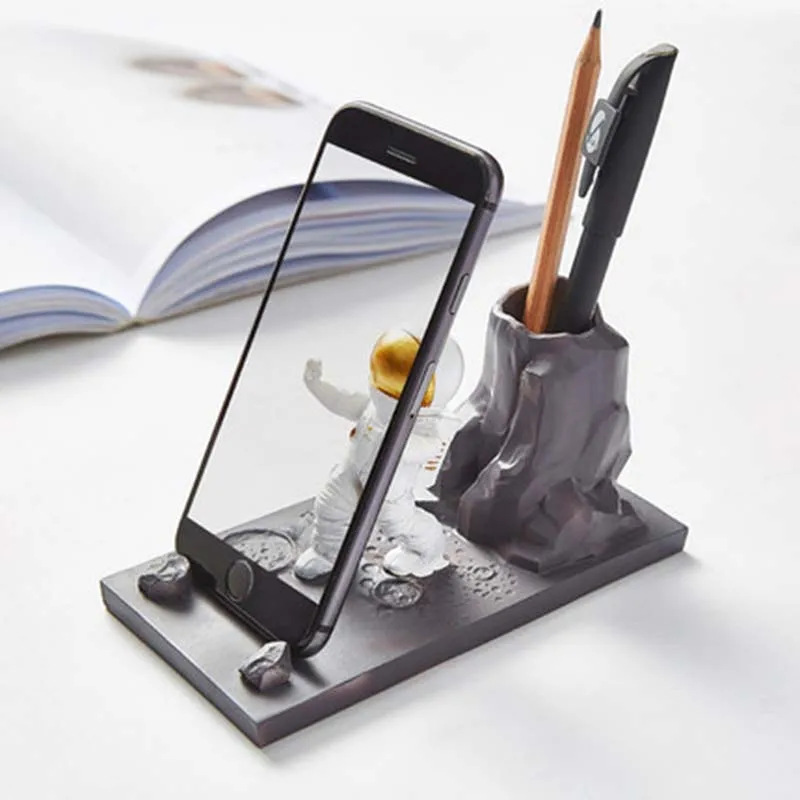 

NYAA Astronaut Pencil Holder Ins Creative Room Desk Computer Desktop Multi-functional Personality Cute Small Gifts