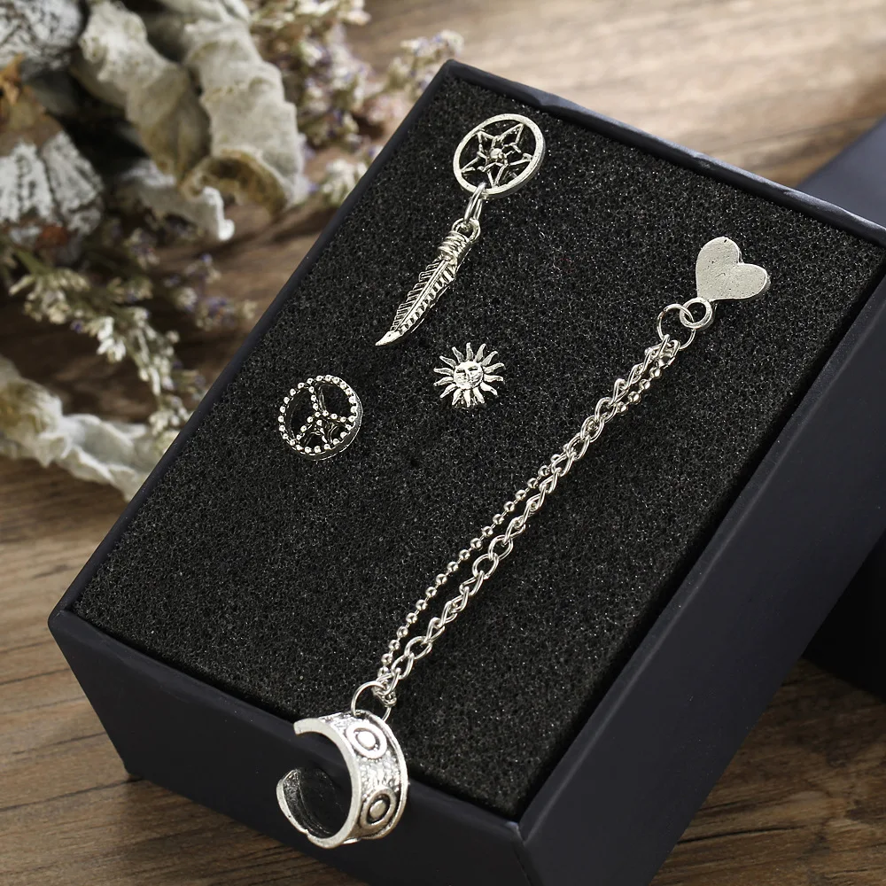 

Antique Silver Color Heart Earrings Link Chain Earring Set Women Hollow Star Sun Feather Ear Cuff Clip Jewelry Accessories 4 pcs