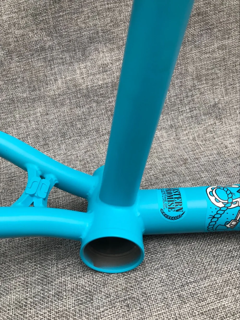 Flash Deal EASTERN VAQUERO BMX frame heat treated red made in Taiwan 3