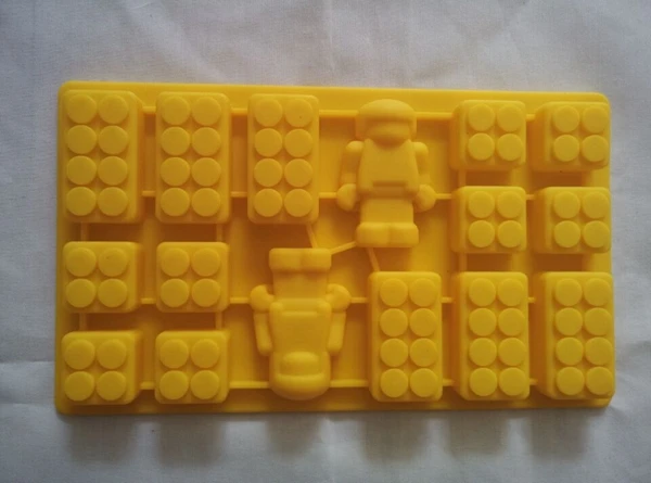

New Arrival! 100pcs Minifigure Robot Silicone Ice Cube Tray Mold brick block Chocolate ice cream maker mould Cake baking tools