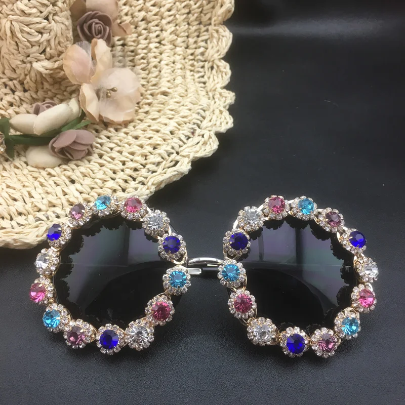 

Hot Sale Fashion Women Colorful Big Crystal Rhinestone Sunglasses Classic Flower Brand Sunglasses Girdle Decoration