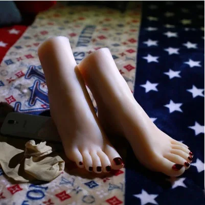 

New Fashion1 Pair silicone Life Size Mannequin Leg Foot Display Shoes And Socks Mannequin Foot Silicone Model