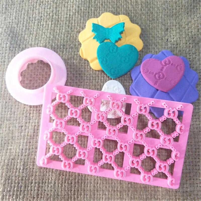 

1Pcs Fondant Cake Embosser Mold Flower Letter Cookie Cutters Biscuit Molds Icing Embossing Decorating Cutter Cake Tools