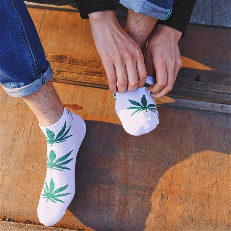 

1 Pair Men Socks Cotton Spring Summer and Autumn Weed Colorful Male Short Soft Breathable Wet Socks Maple Leaf Casual Socks