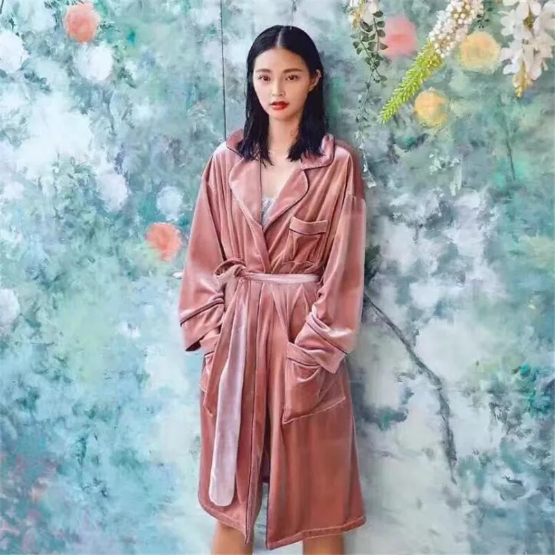 

Women Sleep Robe 2019 New Spring Bathrobe Long Sleeve Gold Velvet Sashes Ladies Bathrobe Female Home Clothing Ma393