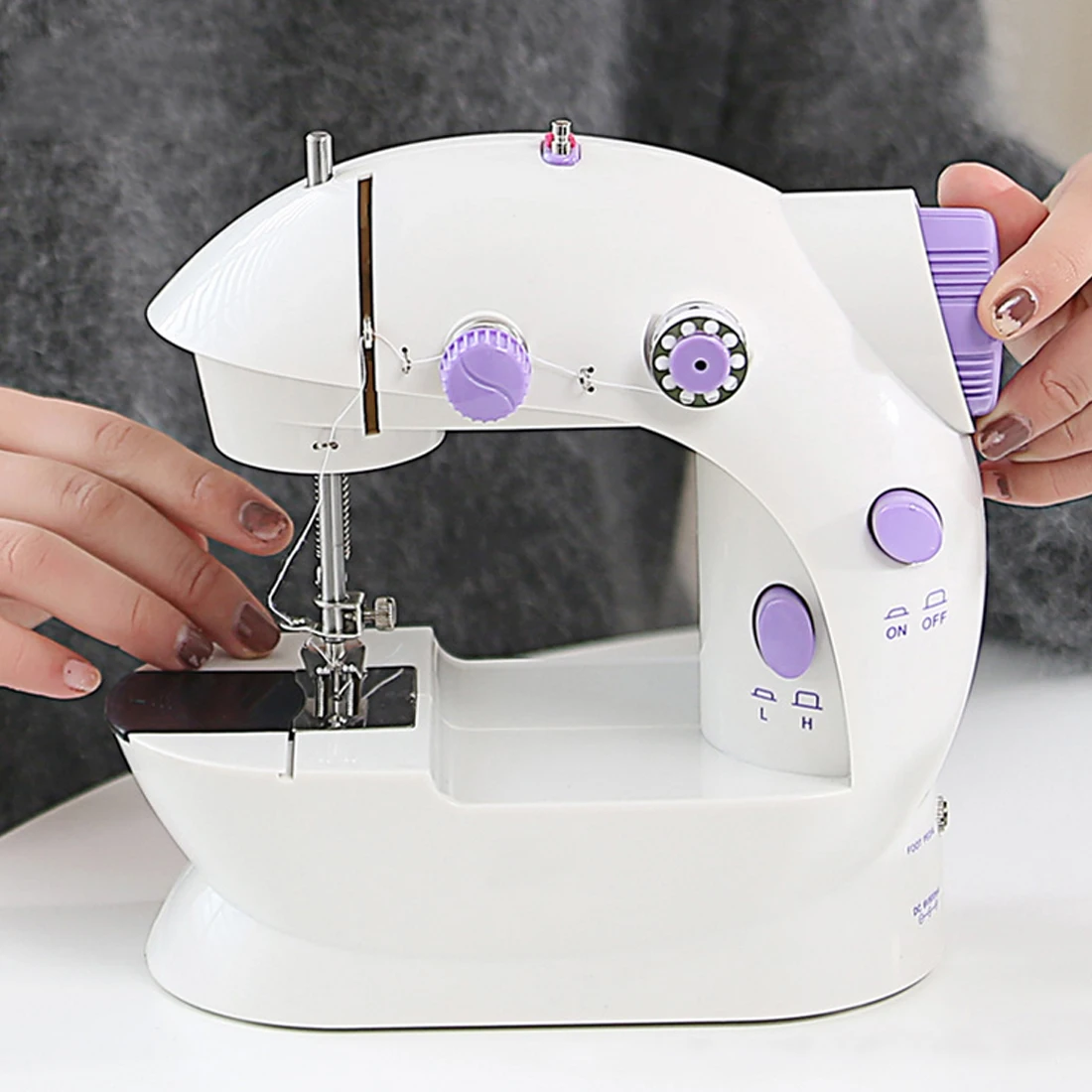 

1pc Household Sewing Machine Handle Machine Speed Adjustment with Light Double Threads Sewing Machine