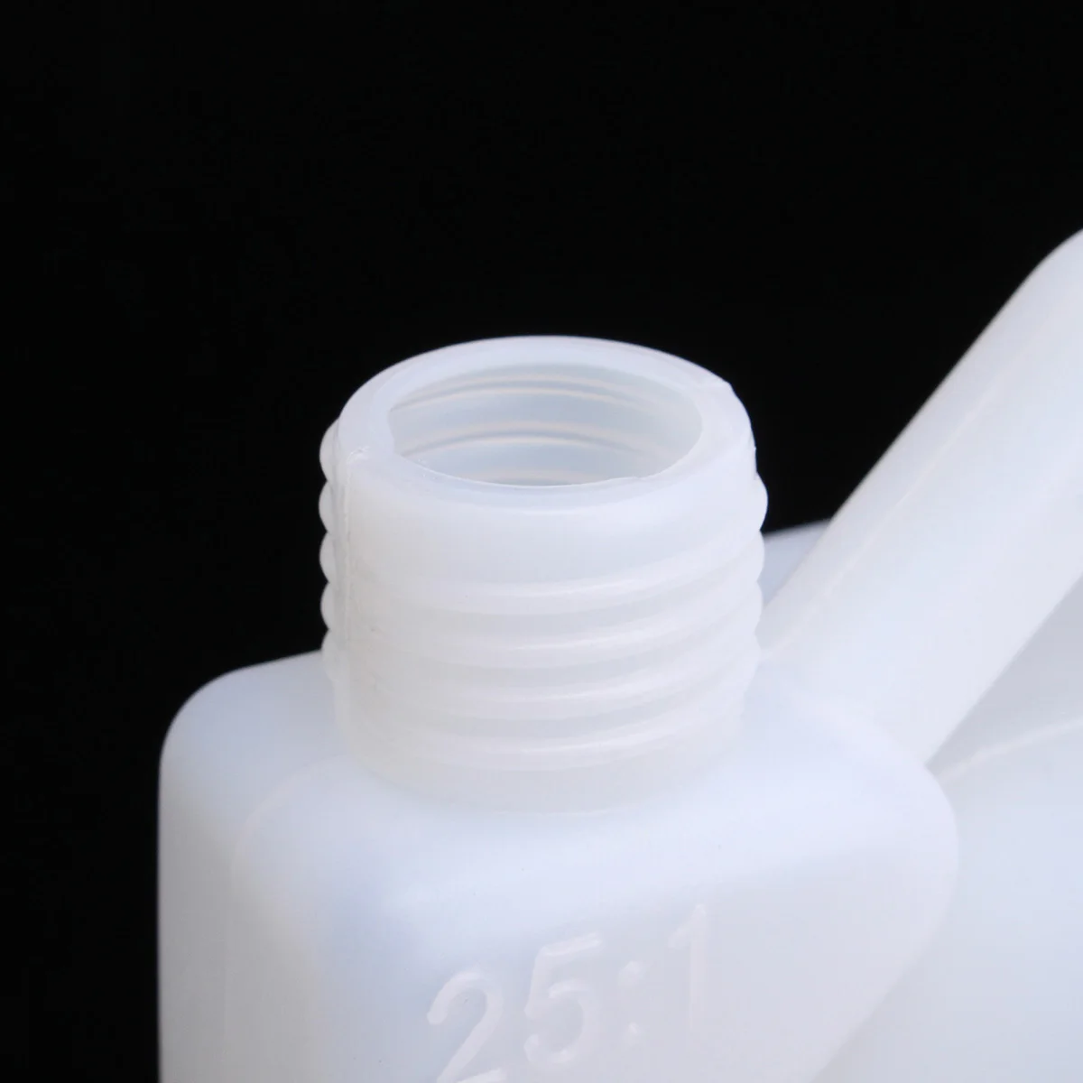 1 Litre 2 Stroke Oil Petrol Fuel Mixing Bottle Tank For Chainsaw Trimmers 1:25 Plastic Fuel Tanks White 15.5x7.3x16.3cm