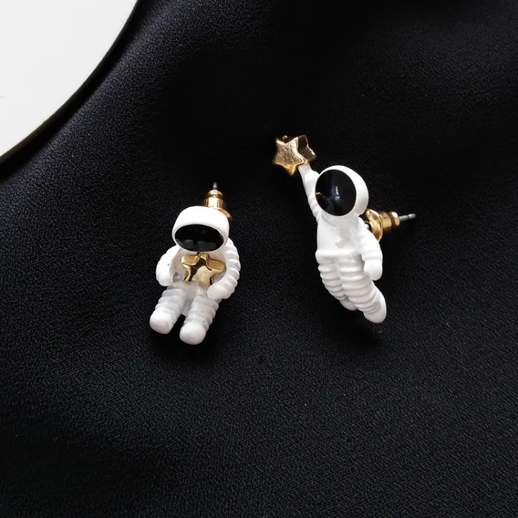 Асимметричные серьги с пентаграммой, модные женские серьги с космонавтами, маленькие серьги-гвоздики, модные женские серьги
