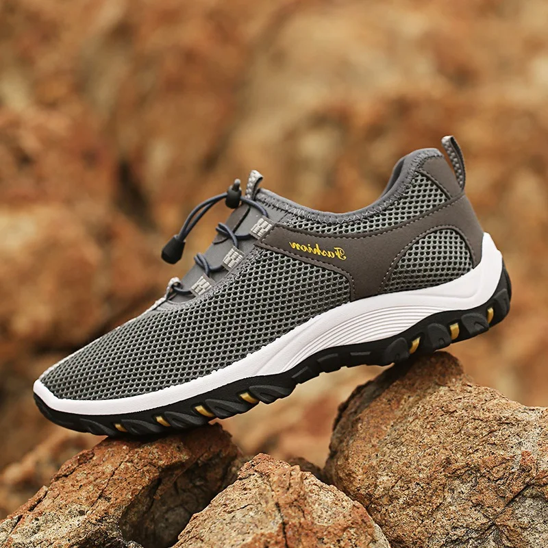 2953153079_1883075228