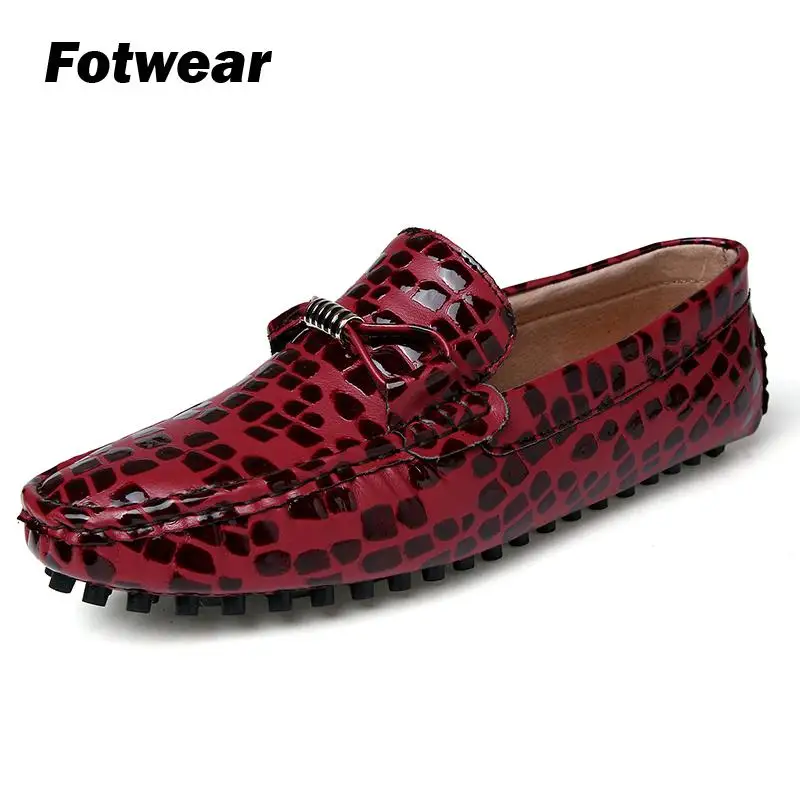 

Men leather fashion loafer A charming loafer Men great everyday casual shoes with eye-catching crocodile print leather upper
