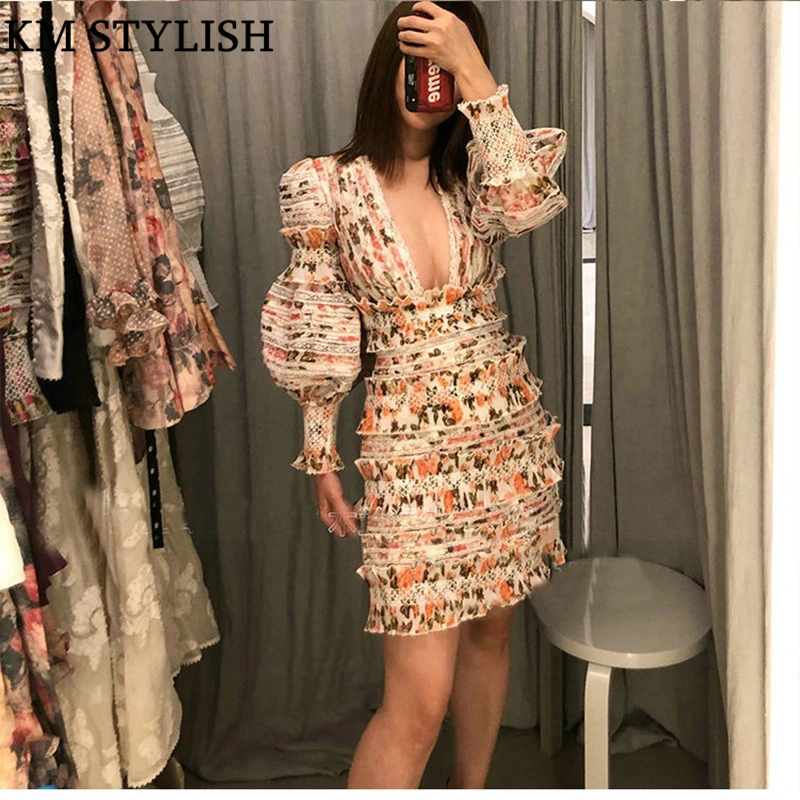 

2019 Early Autumn ZIMM catwalk models V-neck Pleats Cotton and Linen Hollowed Out Printed Lace Dress