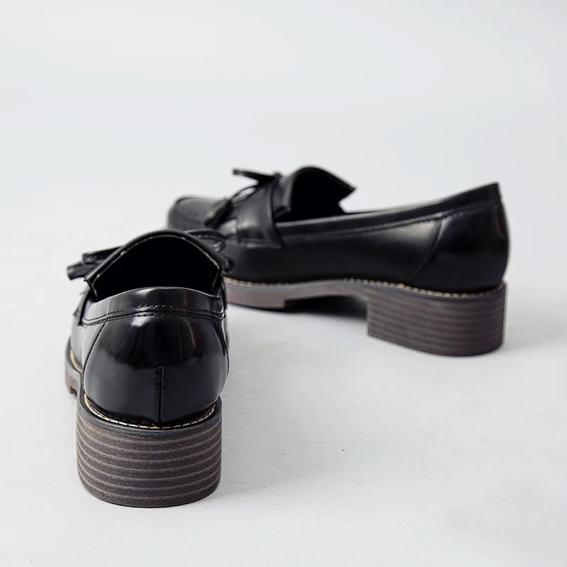 Teahoo/женские туфли-оксфорды в винтажном стиле; лоферы на меху с бахромой; женские оксфорды без застежки с кисточками; кожаная зимняя обувь с круглым носком