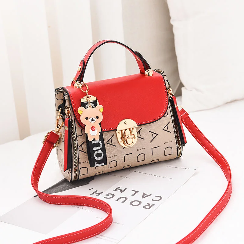 Новая симпатичная женская сумка из полиуретана Высокого Качества г. Лидер продаж, для маленьких девочек, изысканный цвет, подходящая Повседневная модная маленькая квадратная сумка - Цвет: Red Letter