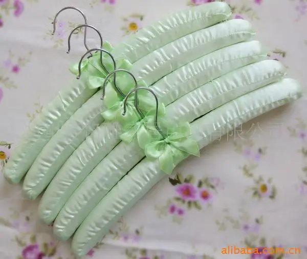 santin-padded-hangers (29)