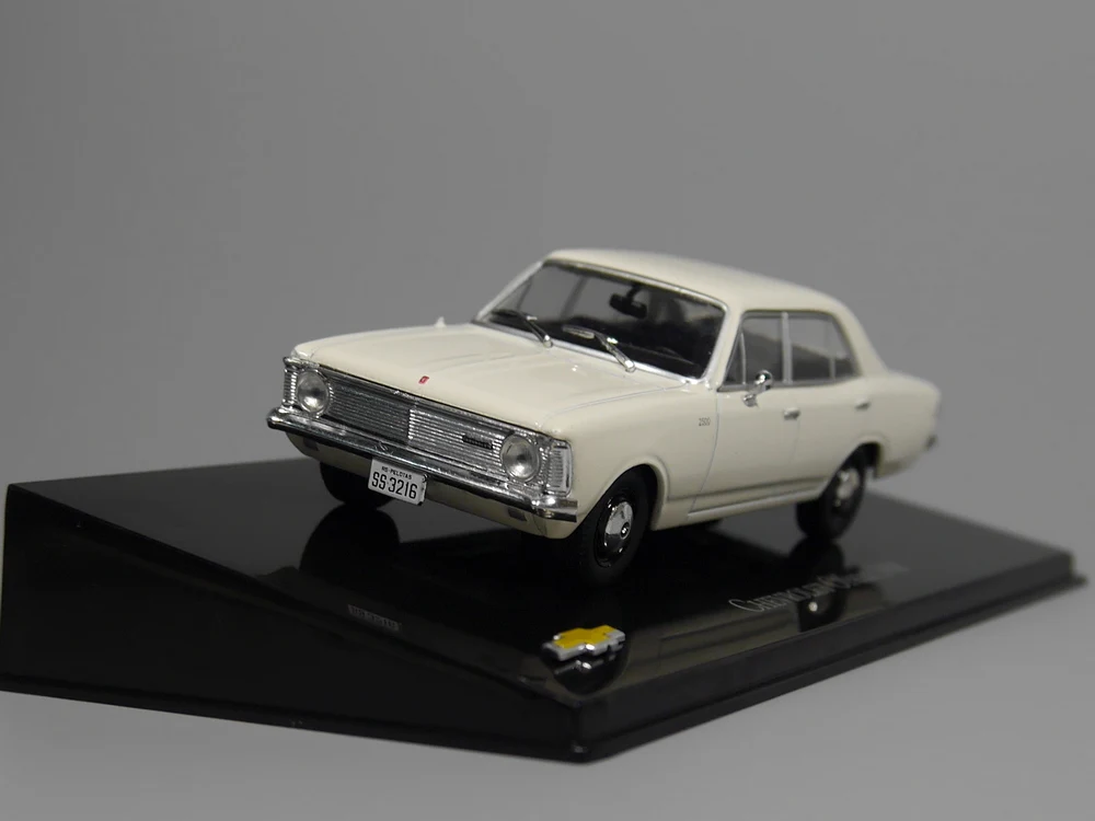 Авто ИНН-ixo 1:43 Chevrolet Opala 1968 литой модельный автомобиль