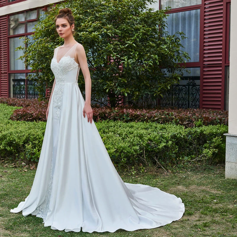 Dressv-ivory-long-wedding-dress-v-neck-a-line-appliques-court-train-bridal-gown-elegant-outdoor (2)