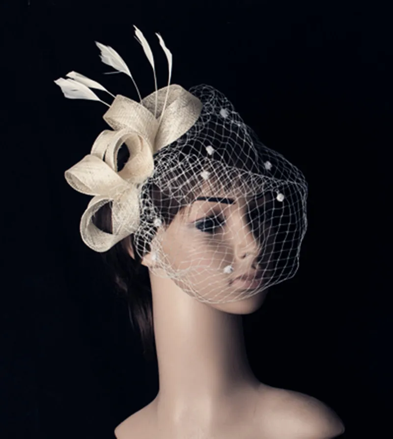 JaneVini Винтаж золотые свадебные Шапки и Fascinators женские свадебные вечерние шляпа Перья для волос Pin чистая клетка покрывал Afrikaanse Hoed - Цвет: Бежевый