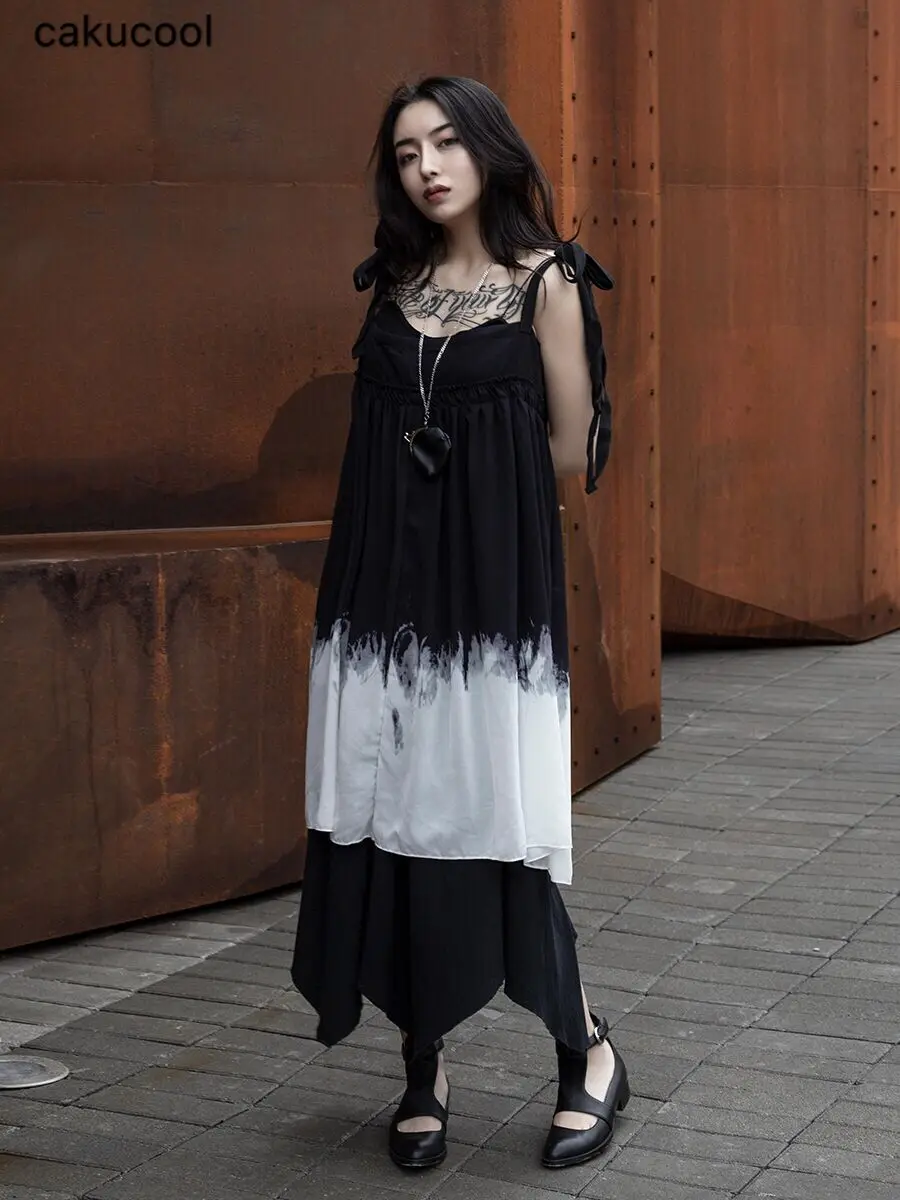 

2019 summer new product simple fashion dark black gradient color Korean version of two wear slim strap dress