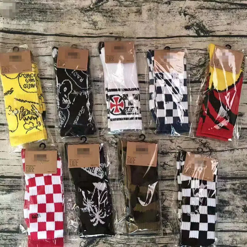

50pair/Lot Cotton abstract painting mid-calf length sock for man superman men anime