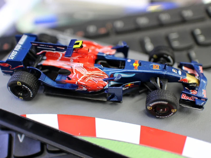 Литая Игрушечная модель 1:43 TORO ROSSO STR3-2008 Sebastian Vettel 2008 Формула 1 гоночный автомобиль модель автомобиля для подарка, украшения