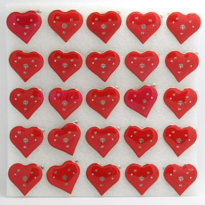red heart brooch (1)