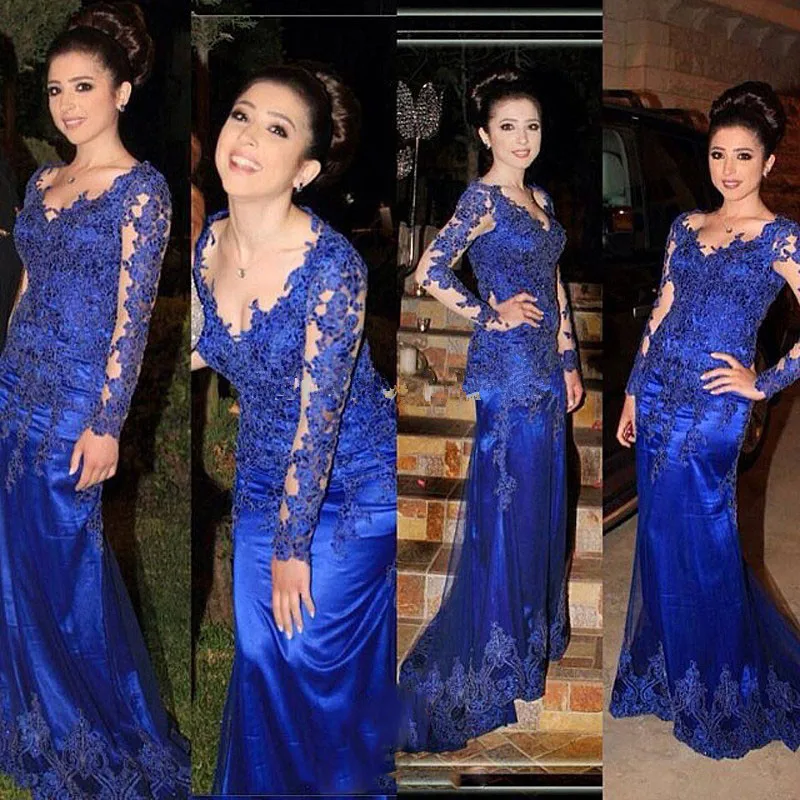 vestido longo azul de renda