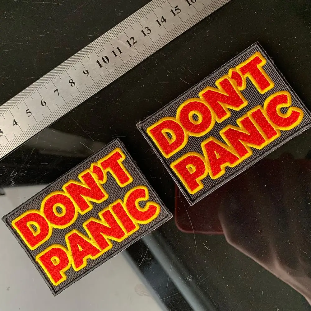 Надпись DONT PANIC вышитый значок патч Железный на футболке украшения отделка шитье DIY легкое платье из шифона