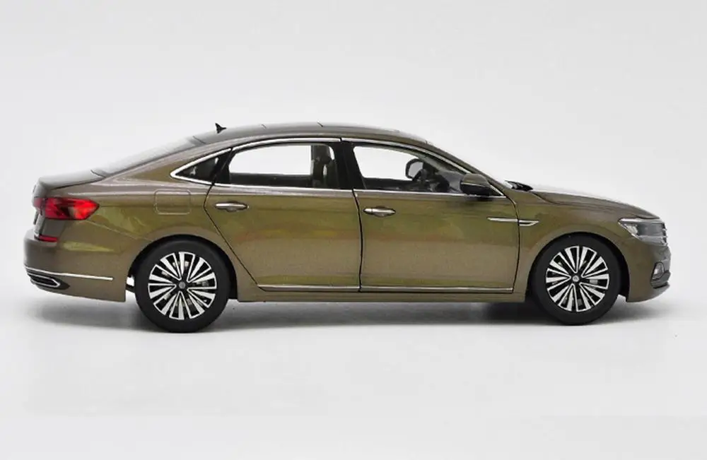 Новинка Коллекция игрушечных моделей автомобилей VW Volkswagen Passat 1/18 Gold литой под