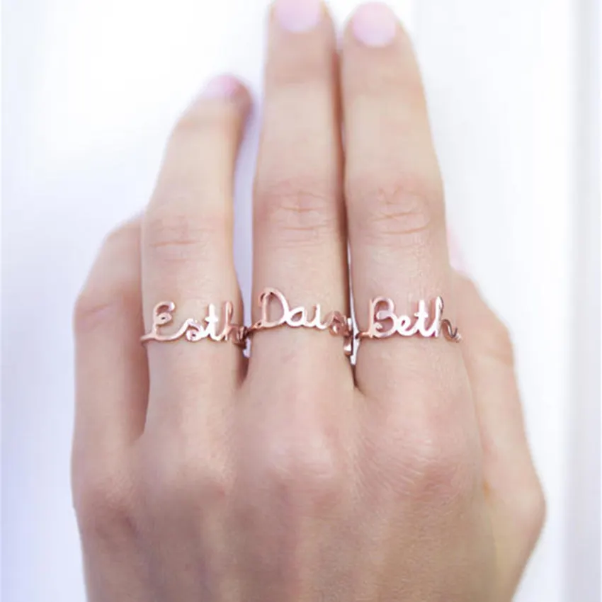 Индивидуальные ювелирные изделия розовое золото цвет персонализированные буквы кольцо нержавеющая сталь изысканные пользовательские имя кольца для женщин Bague Homme
