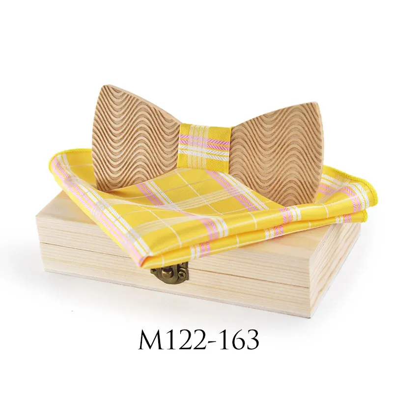  ZDJMEITRXDOOW Men Wooden Bow Tie Maple Grid Handkerchief set With Wood Box