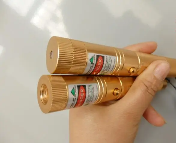 2018 The latest green laser pointer 10000mw 10w high power military 532nm flashlight focusable burning match