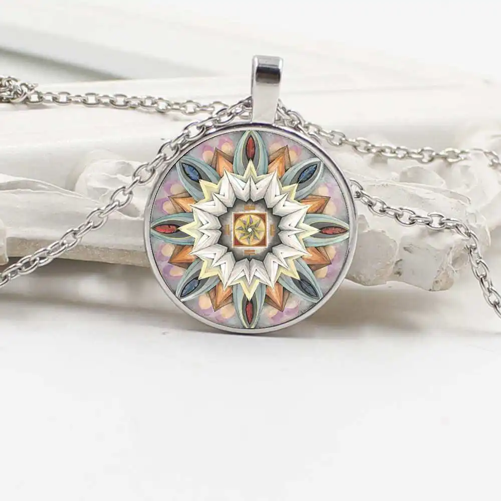 

2019 new glass dome Saint Sri Lanka necklace pendant jewelry clothing accessories necklace men and women gift jewelry