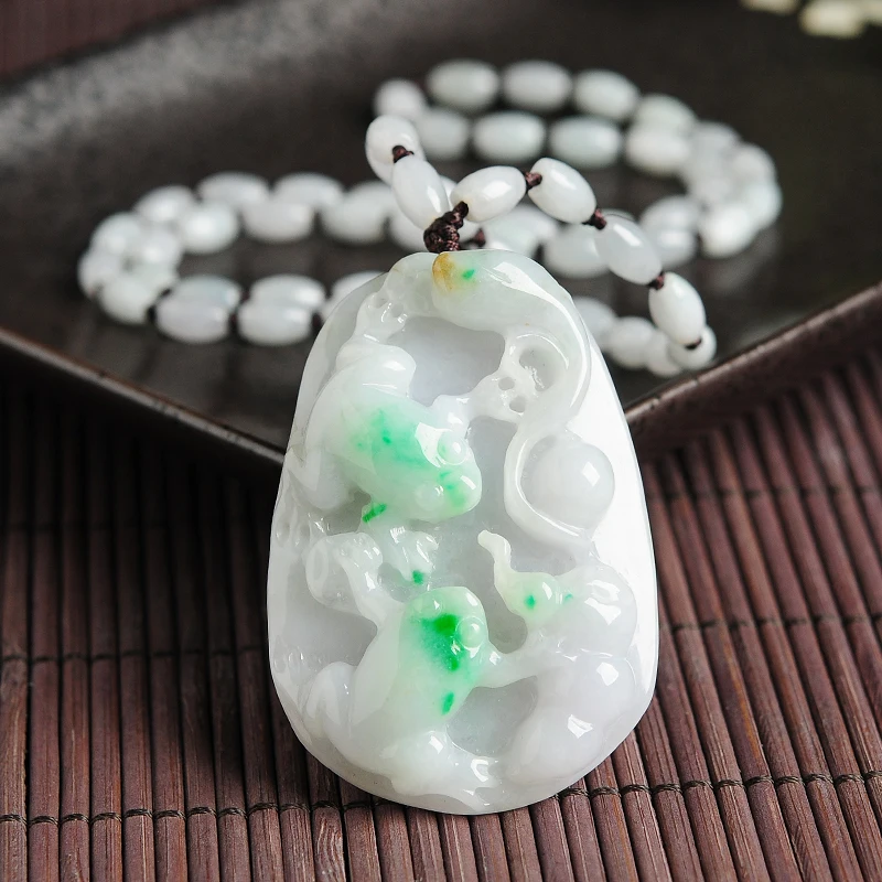 

Authentic natural A goods Burmese jade frog pendants floating green pendants Necklace carved with certificate