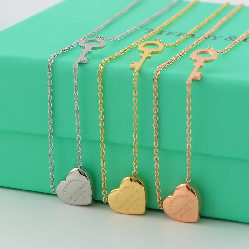 

Brand TIF necklace 316L titanium18K rose gold love letter Pendant Necklace Mini heart Lock section of clavicle does not fade
