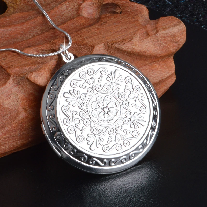 

PATICO Vintage Earl Palace Elegant S90 Silver Chain Round Pendant Necklace Photo Collar Necklaces Valentine's Day