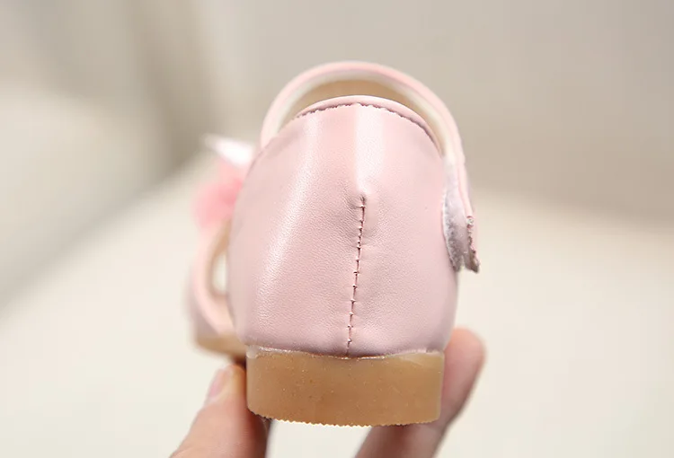 Для девочек сандалии детские туфли в стиле «Принцесса» туфли с широко открытым носком с жемчужным бисером, с кружевной оборкой, мягкие милые высокое качество детские сандалии для детей ясельного возраста, для девочек