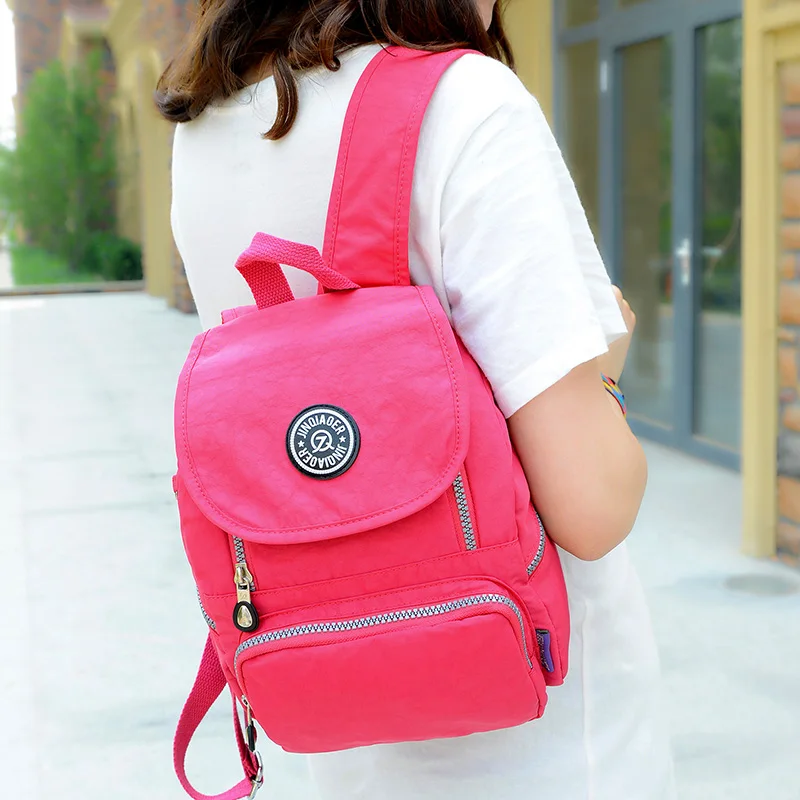 Mochila de nailon impermeable pequeña de estilo Preppy para mujer, bolso de hombro para mujer, Mochila escolar de viaje informal para mujer Mochila de nailon impermeable pequeña de estilo Preppy para mujer, bolso de hombro para mujer, Mochila escolar de viaje informal para mujer