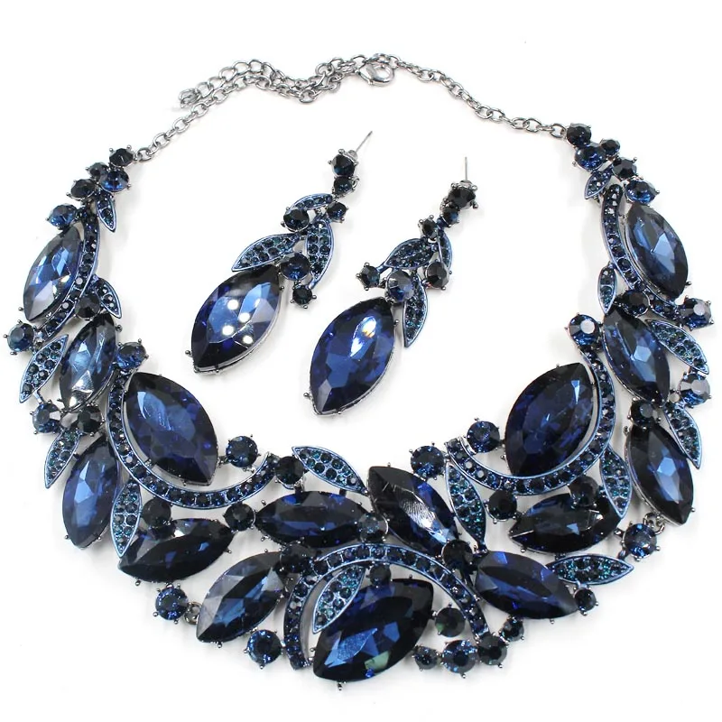 thumbnail image 2 of Chargances Glitter Gemstone Pendant Choker Necklace Boho Crystal Rhinestone Collar Necklace Jewelry For Women Gift Party (Gold 2 of 13
