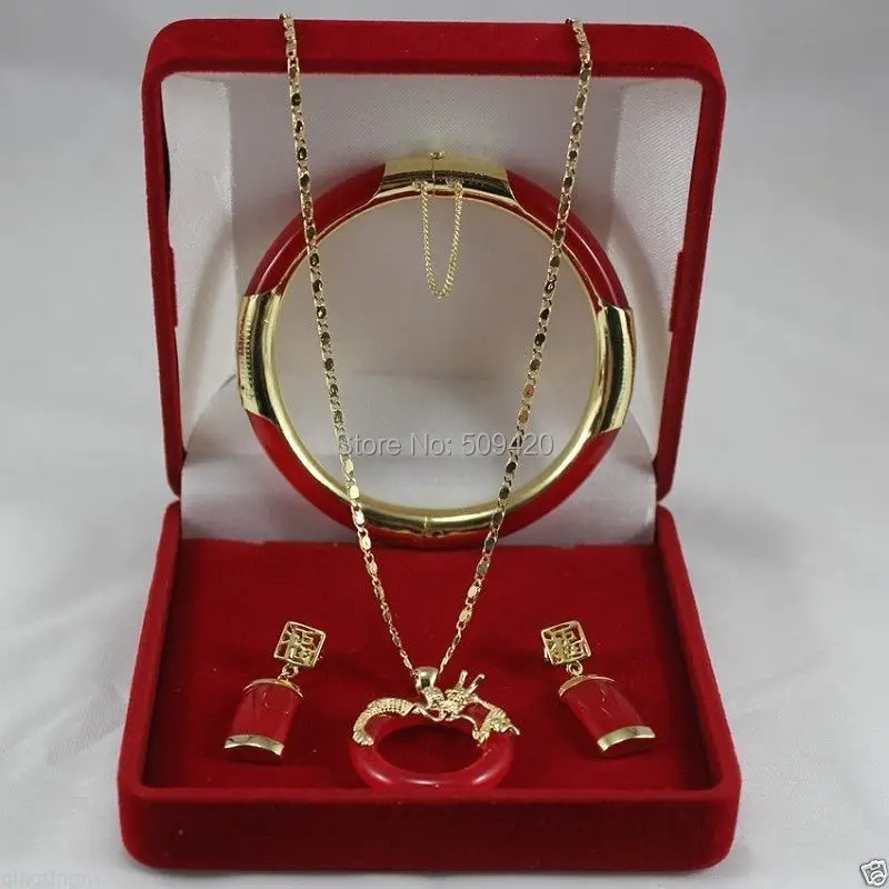

Free p&p Wholesale FS65630>>>>Beautiful Red Jade Circle Dragon Pendant Necklace Earring Bracelet Set