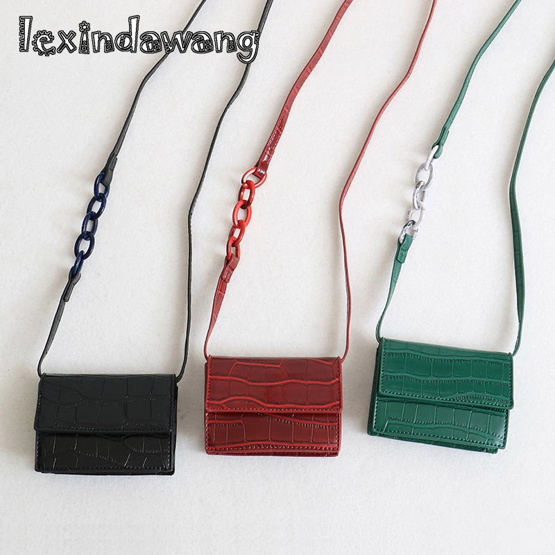 

Crocodile Pattern Small Flap Girls Crossbody Cross Body Bags Acrylic Chain decoration Lady PU Leather Purses Handbags Two Size