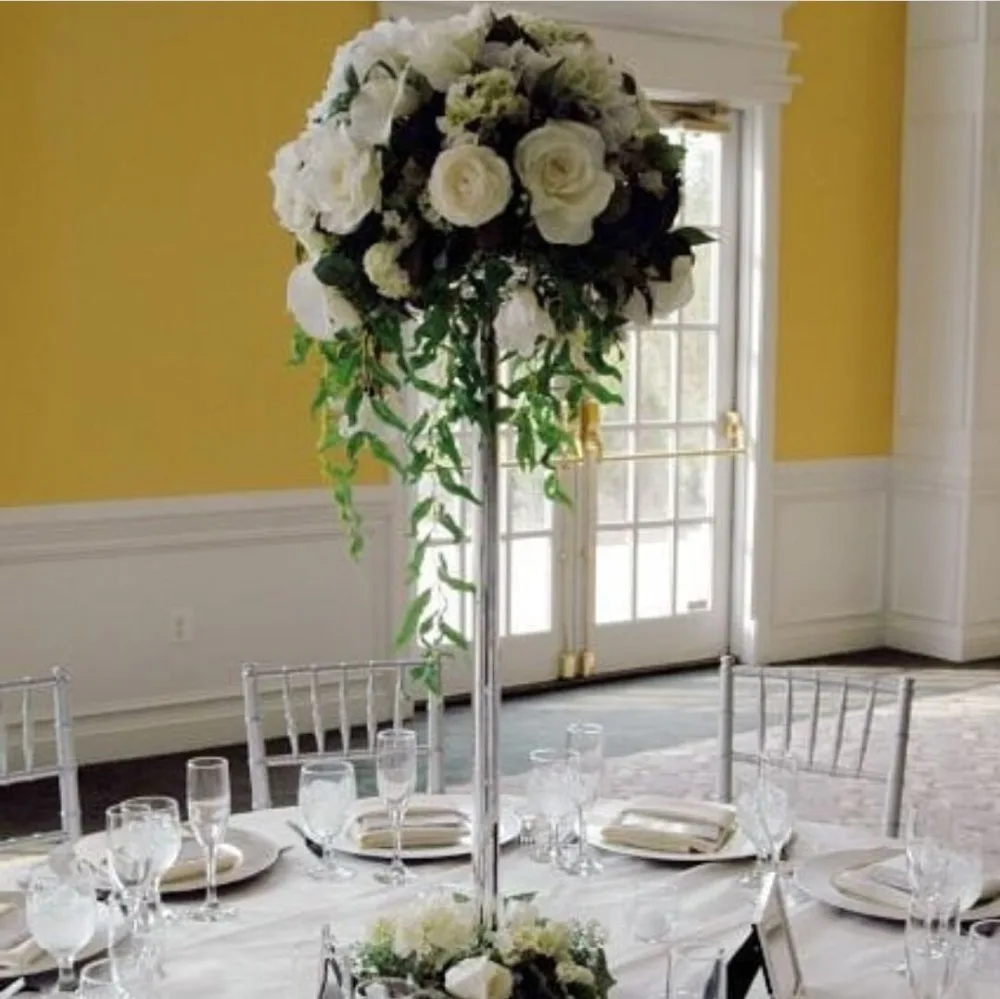 Цветочные композиции в мартинках. Композиция в высокой вазе. Композиции в высоких стеклянных вазах. Вазы на столы на ножках. Цветочные композиции в высоких вазах.